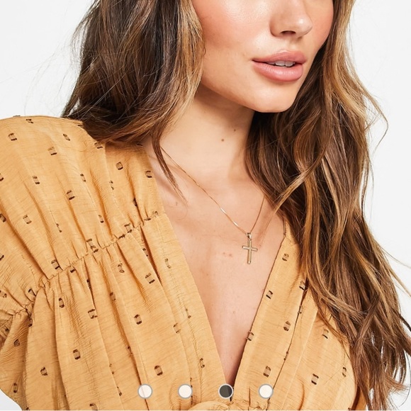 ASOS DESIGN v neck smock top in textured dobby tan - Picture 3 of 10